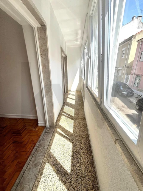 Apartamento T2 para Arrendamento em Algés, Linda-A-Velha e Cruz Quebrada-Dafundo