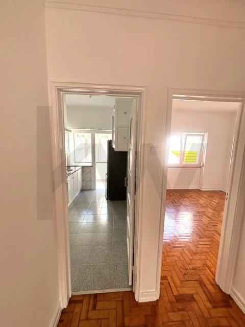 Apartamento T2 para Arrendamento em Algés, Linda-A-Velha e Cruz Quebrada-Dafundo