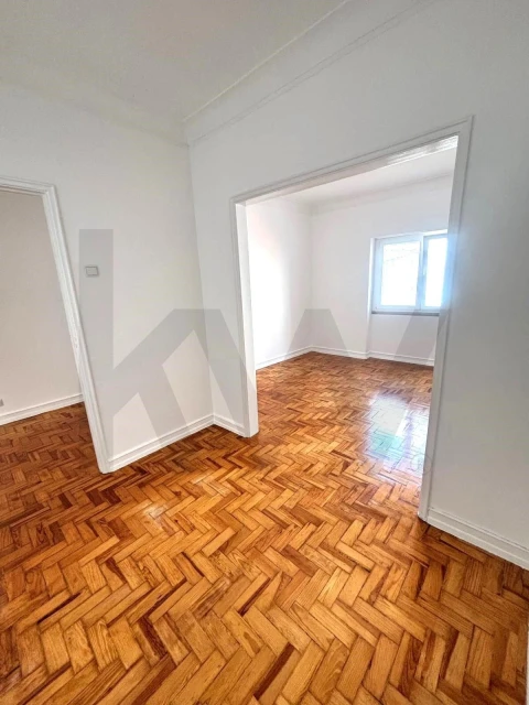 Apartamento T2 para Arrendamento em Algés, Linda-A-Velha e Cruz Quebrada-Dafundo