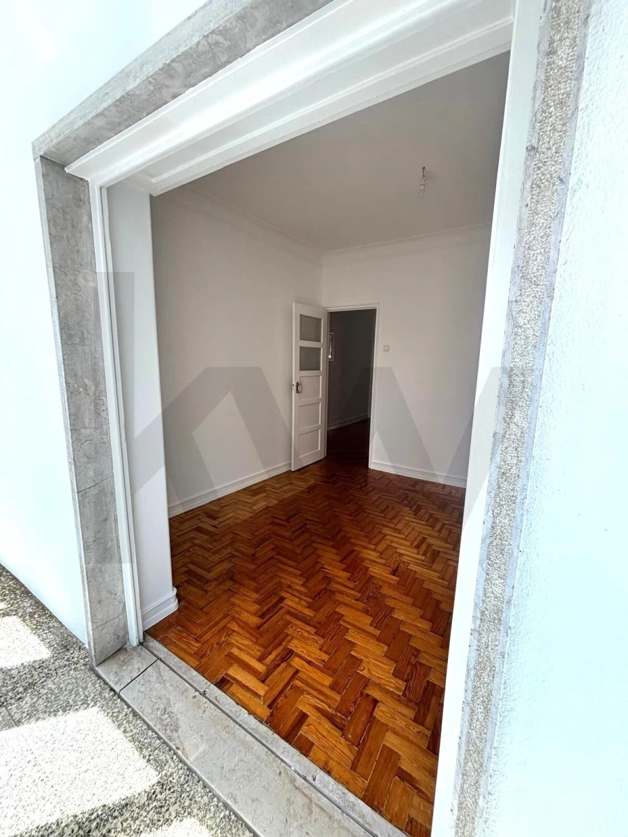 Apartamento T2 para Arrendamento em Algés, Linda-A-Velha e Cruz Quebrada-Dafundo Foto 6