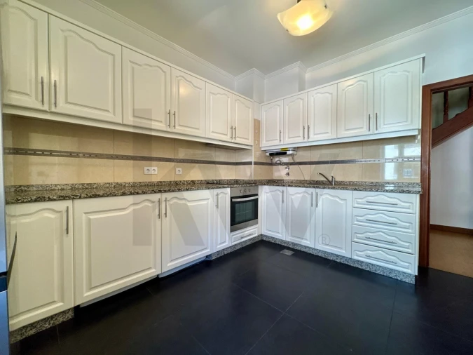 Apartamento T3 para Arrendamento em Ribeira Brava Foto 18