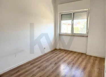 Apartamento T2 para Arrendamento em Benfica