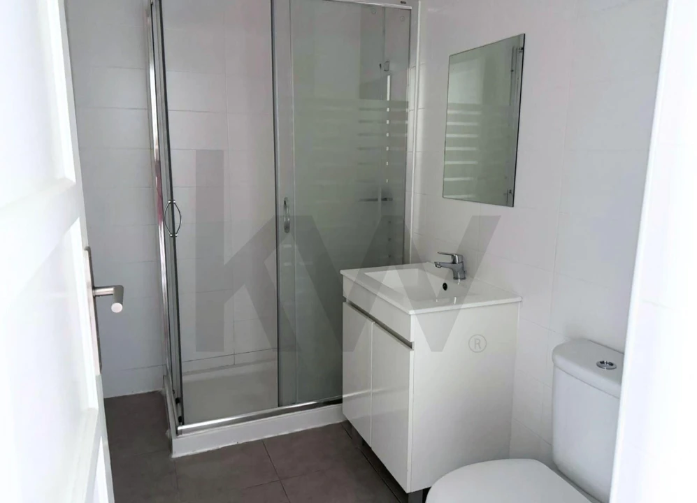 Apartamento T2 para Arrendamento em Benfica Foto 6