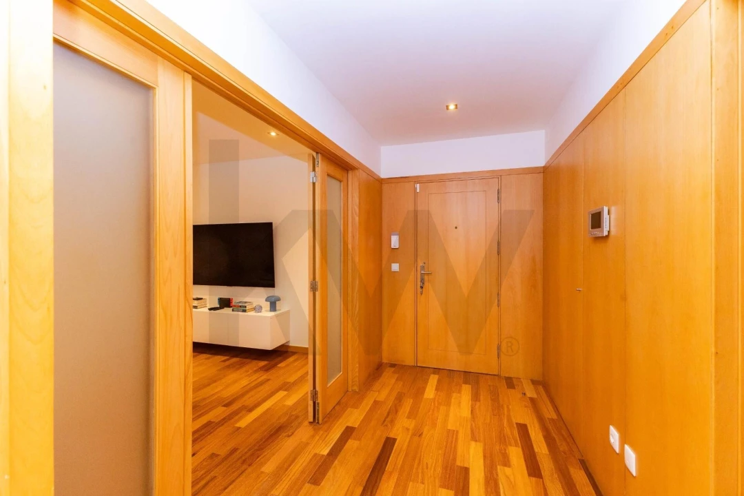 Apartamento T2 para Arrendamento em Castêlo da Maia Foto 5