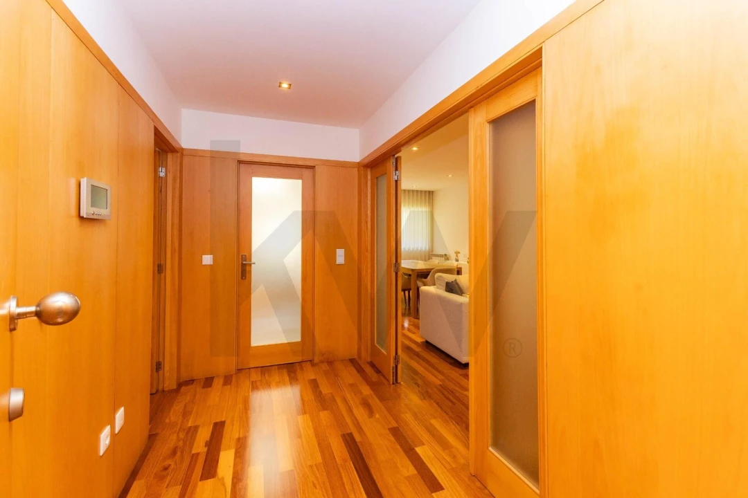 Apartamento T2 para Arrendamento em Castêlo da Maia Foto 6