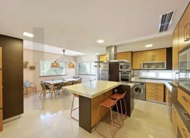 Moradia T5 para Venda em Charneca de Caparica e Sobreda
