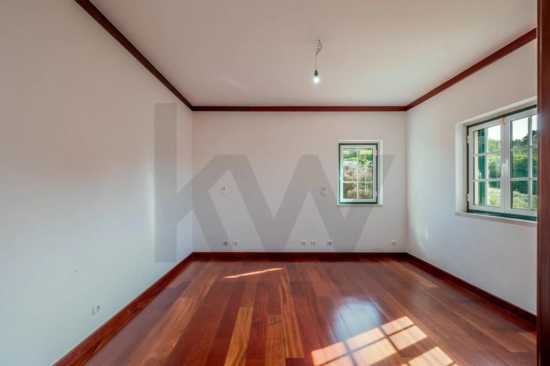 Moradia T6 para Venda em Venda do Pinheiro e Santo Estêvão das Galés Foto 38
