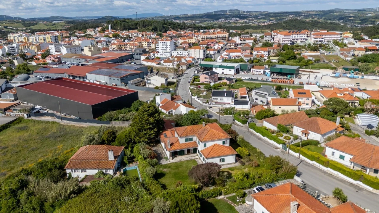Moradia T6 para Venda em Venda do Pinheiro e Santo Estêvão das Galés Foto 70