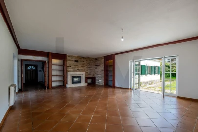 Moradia T6 para Venda em Venda do Pinheiro e Santo Estêvão das Galés
