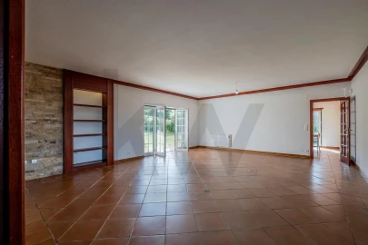 Moradia T6 para Venda em Venda do Pinheiro e Santo Estêvão das Galés
