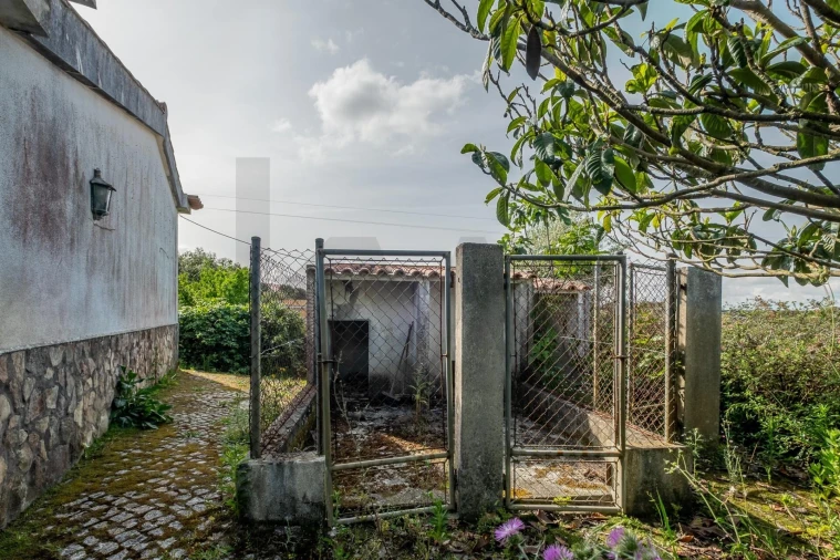 Moradia T6 para Venda em Venda do Pinheiro e Santo Estêvão das Galés Foto 59