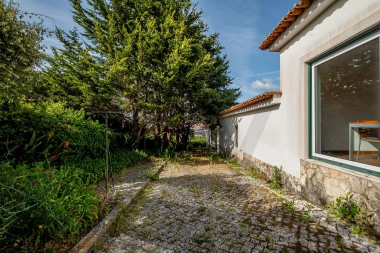 Moradia T6 para Venda em Venda do Pinheiro e Santo Estêvão das Galés Foto 53