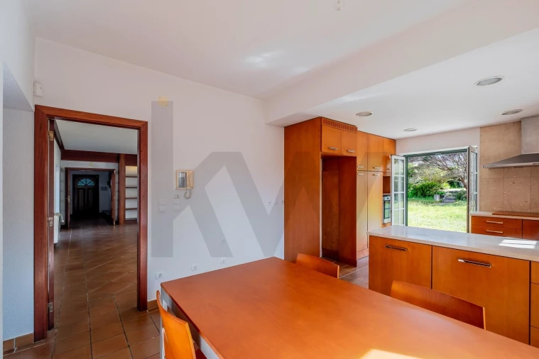 Moradia T6 para Venda em Venda do Pinheiro e Santo Estêvão das Galés Foto 8