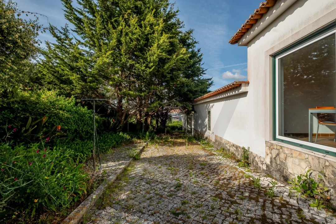 Moradia T6 para Venda em Venda do Pinheiro e Santo Estêvão das Galés Foto 53