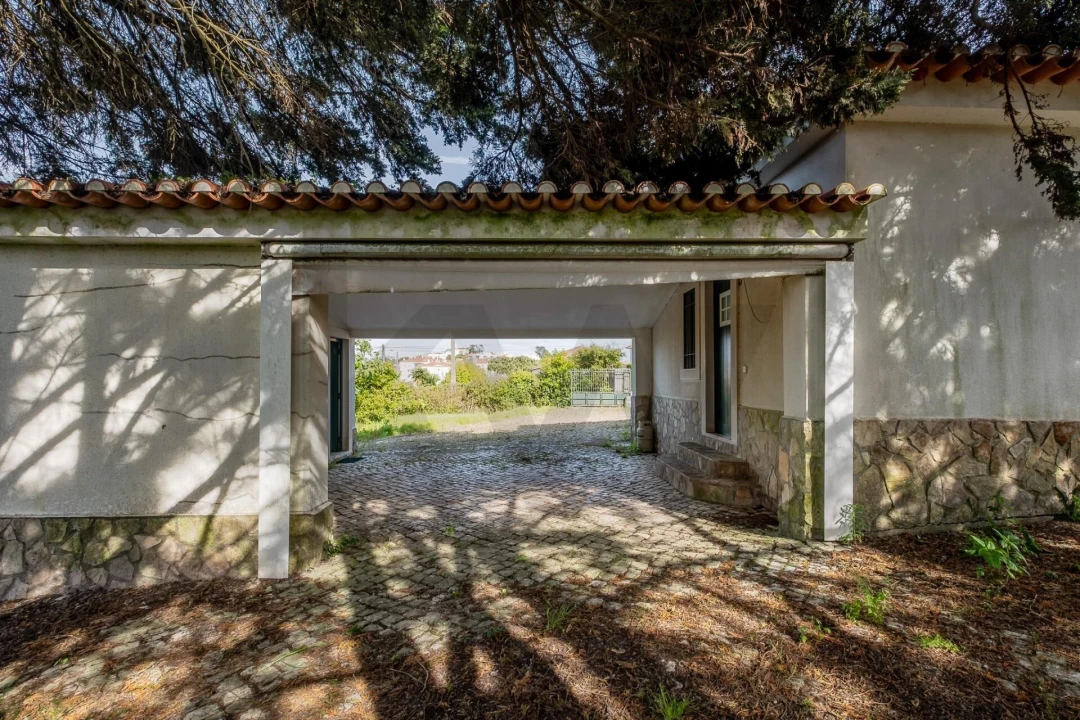 Moradia T6 para Venda em Venda do Pinheiro e Santo Estêvão das Galés Foto 54