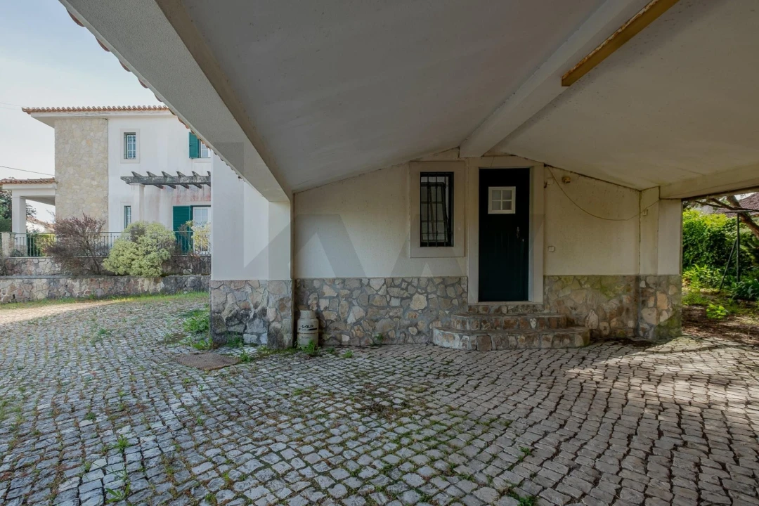 Moradia T6 para Venda em Venda do Pinheiro e Santo Estêvão das Galés Foto 58