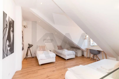 Apartamento T3 para Arrendamento em Santa Maria Maior