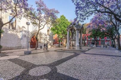 Apartamento T3 para Arrendamento em Santa Maria Maior