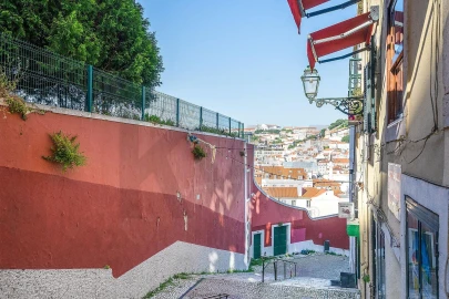 Apartamento T3 para Arrendamento em Santa Maria Maior