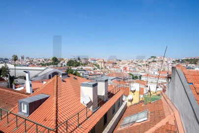 Apartamento T3 para Arrendamento em Santa Maria Maior