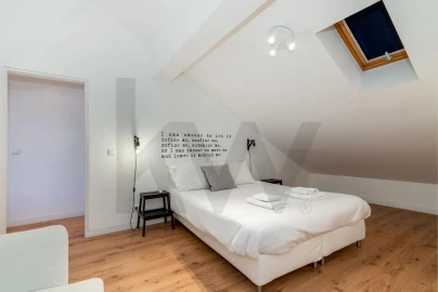 Apartamento T3 para Arrendamento em Santa Maria Maior