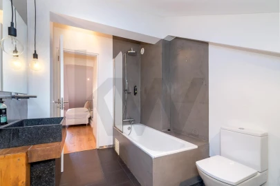 Apartamento T3 para Arrendamento em Santa Maria Maior