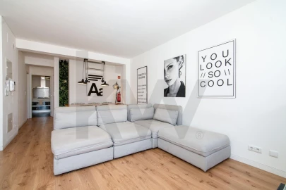 Apartamento T3 para Arrendamento em Santa Maria Maior