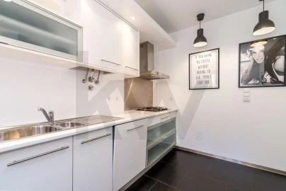 Apartamento T3 para Arrendamento em Santa Maria Maior