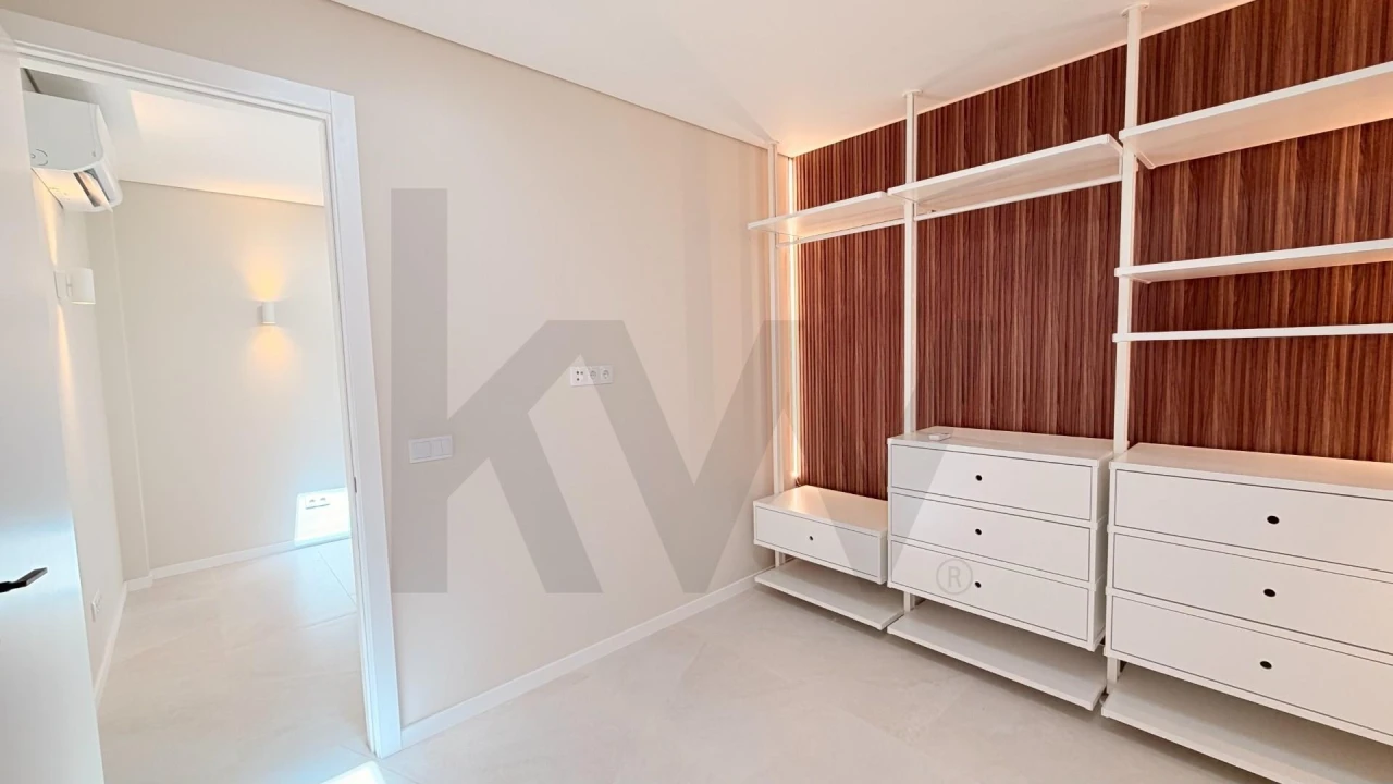 Apartamento T1 para Arrendamento em Carcavelos e Parede Foto 24
