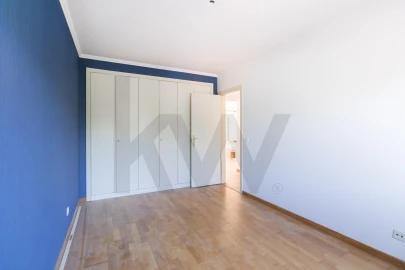 Apartamento T2 para Venda em Charneca de Caparica e Sobreda