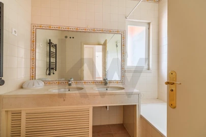 Apartamento T2 para Venda em Charneca de Caparica e Sobreda