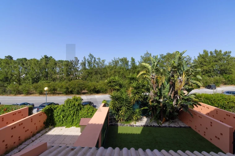 Apartamento T2 para Venda em Charneca de Caparica e Sobreda Foto 25