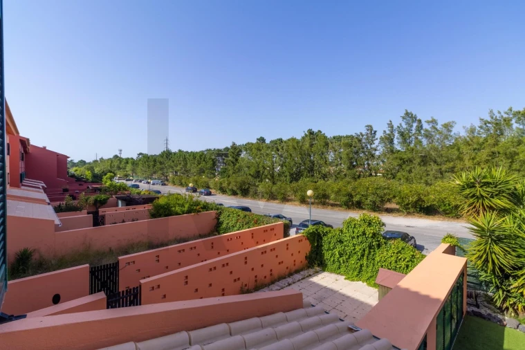 Apartamento T2 para Venda em Charneca de Caparica e Sobreda Foto 26