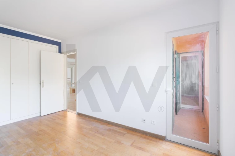 Apartamento T2 para Venda em Charneca de Caparica e Sobreda Foto 14