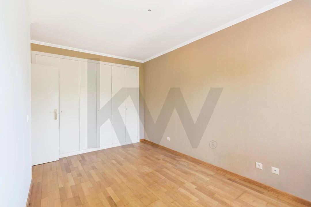 Apartamento T2 para Venda em Charneca de Caparica e Sobreda Foto 16
