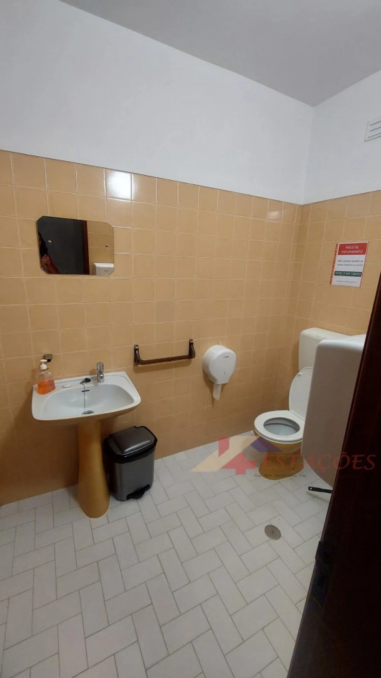Escritório para Arrendamento em Pombal Foto 18