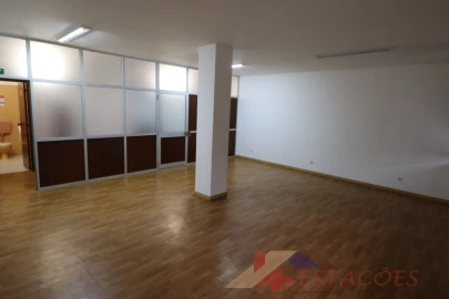 Escritório para Arrendamento em Pombal