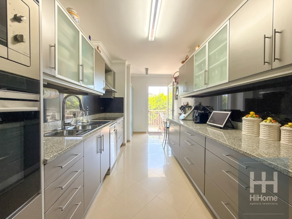 Apartamento T2 para Venda em Caniço Foto 7