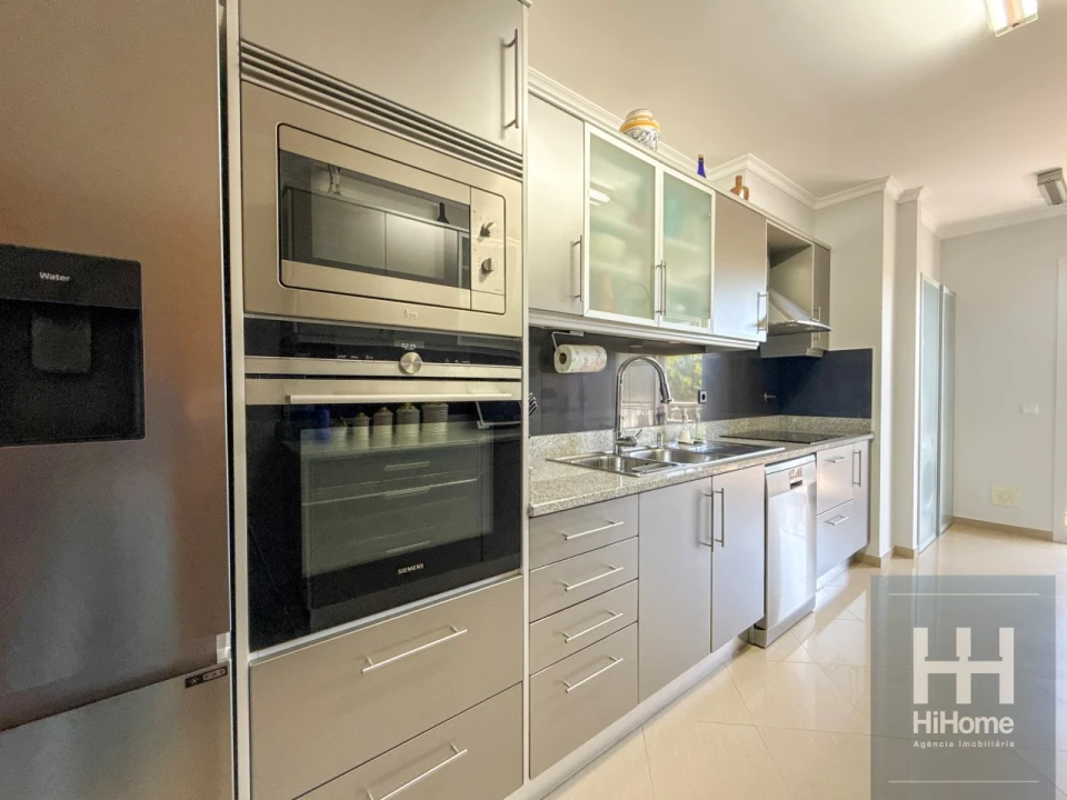 Apartamento T2 para Venda em Caniço Foto 8