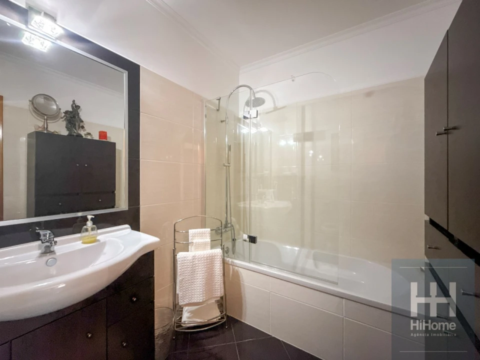 Apartamento T2 para Venda em Caniço Foto 29