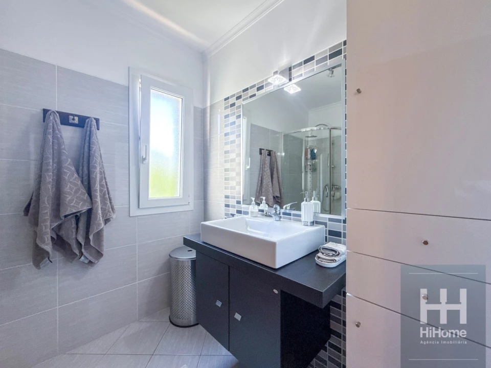 Apartamento T2 para Venda em Caniço Foto 30