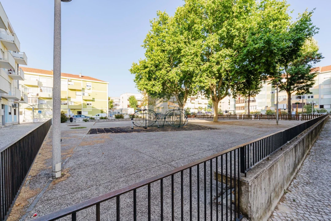 Apartamento T2 para Venda em Barreiro e Lavradio Foto 2