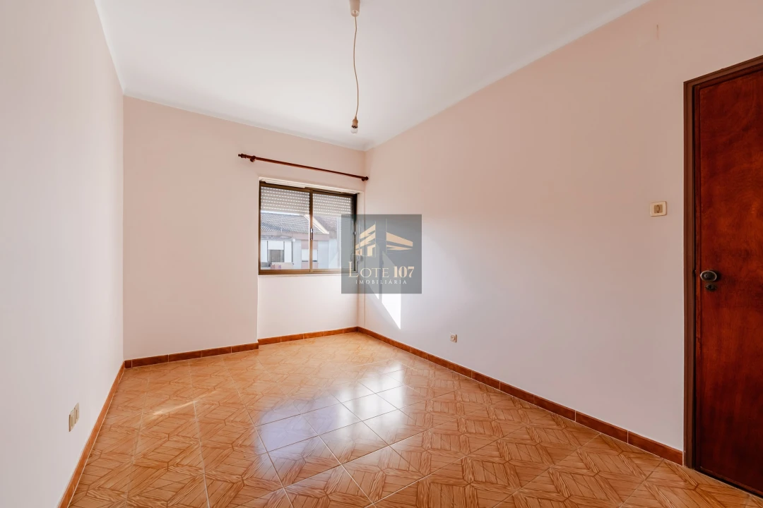 Apartamento T2 para Venda em Barreiro e Lavradio Foto 16