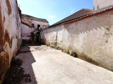 Moradia T2 para Venda em Bombarral e Vale Covo