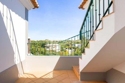 Moradia T5 para Venda em Quarteira