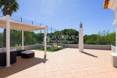 Moradia T5 para Venda em Quarteira