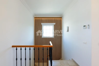 Moradia T5 para Venda em Quarteira