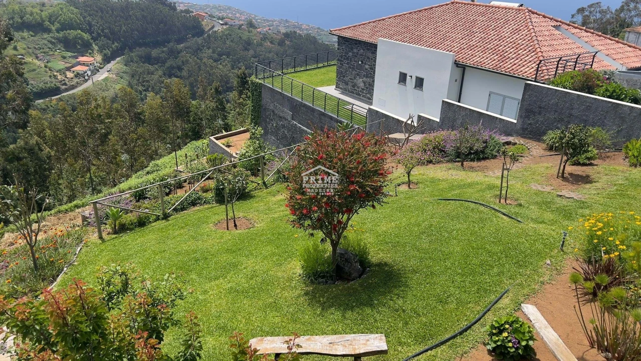 Moradia T4 para Venda em Tabua Foto 30
