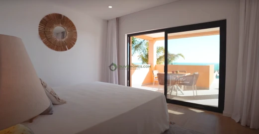 Moradia T5 para Venda em Albufeira e Olhos de Água