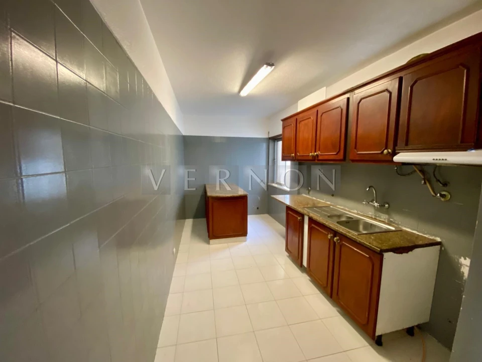Apartamento T3 para Venda em Portimão Foto 5